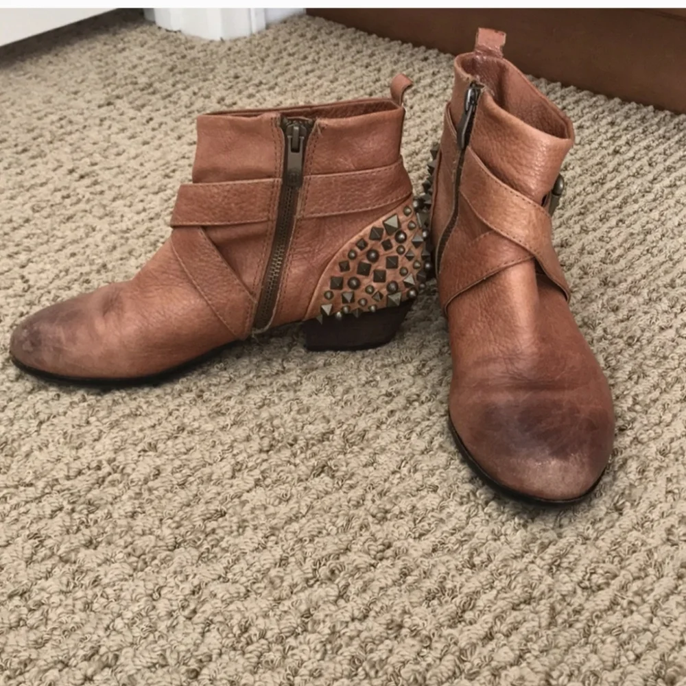 Vince Camuto Spike Studded Slouchy Booties 6.5 Ankle Boot Western Punk